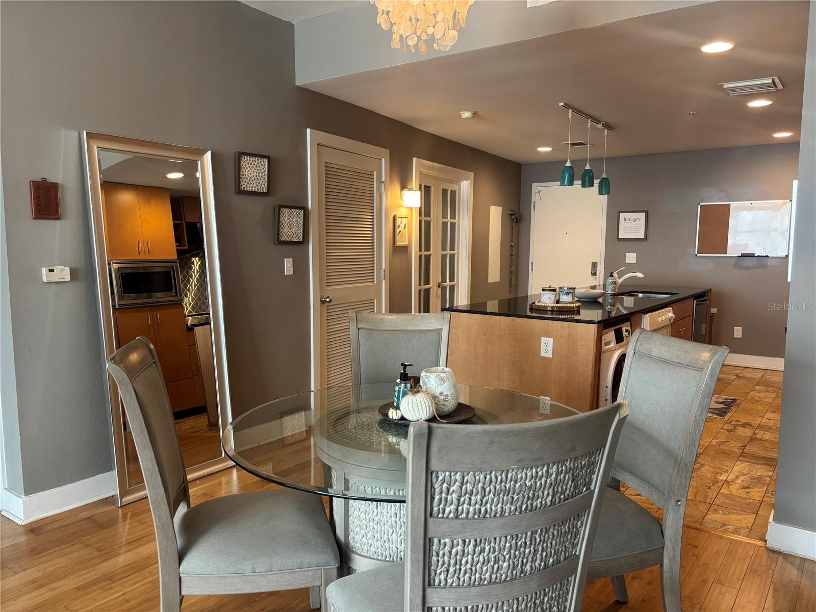 Image 9 of 34 For 1208 Kennedy Boulevard 316e