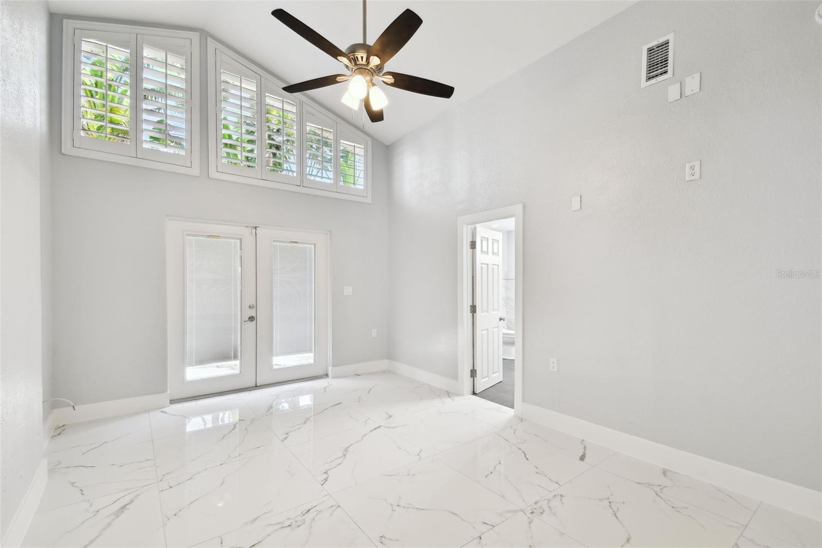 Image 14 of 39 For 131 Adalia Avenue