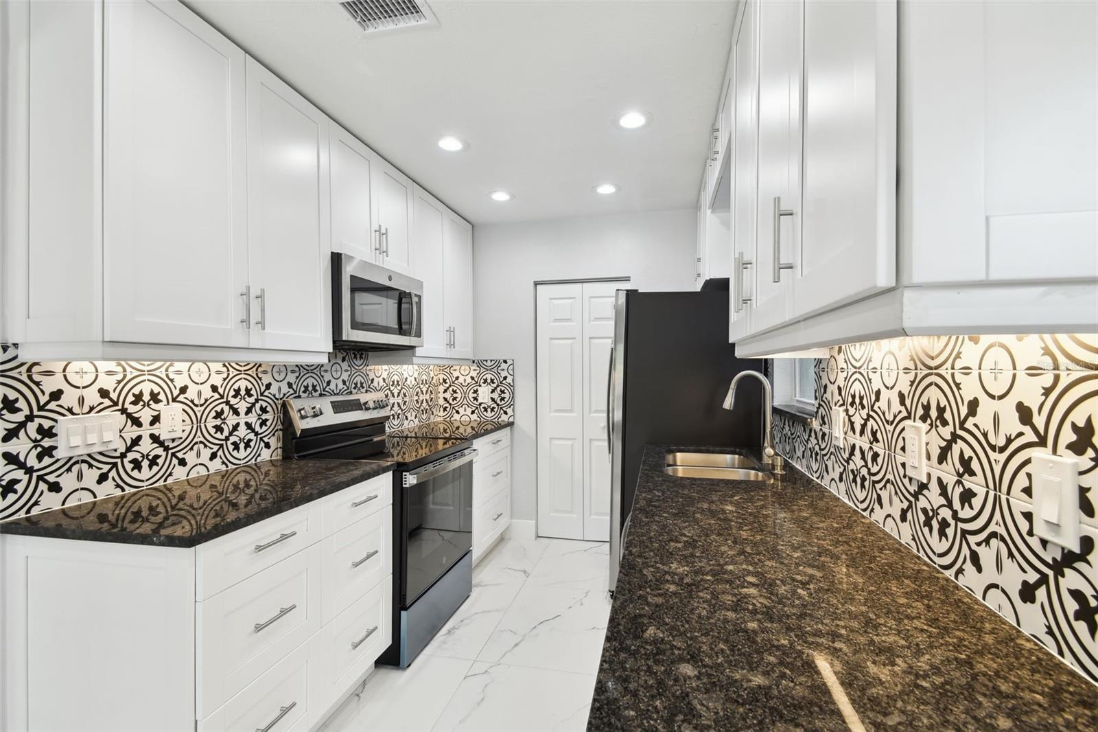 Image 4 of 39 For 131 Adalia Avenue