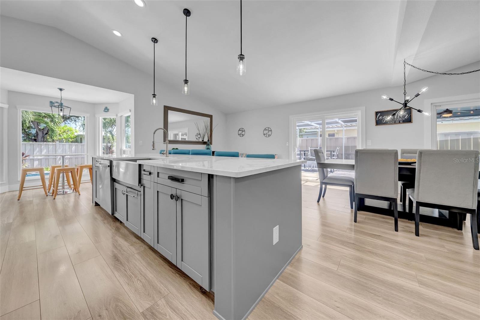 Image 16 of 46 For 5339 Venice Way Ne