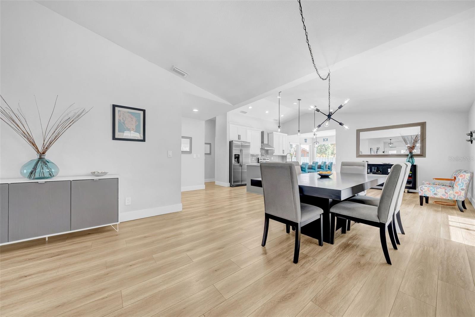 Image 7 of 46 For 5339 Venice Way Ne