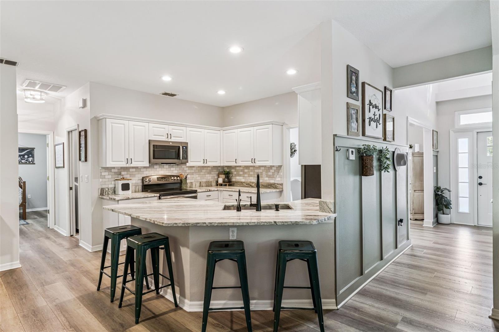 Image 11 of 55 For 11227 Lakeview Drive