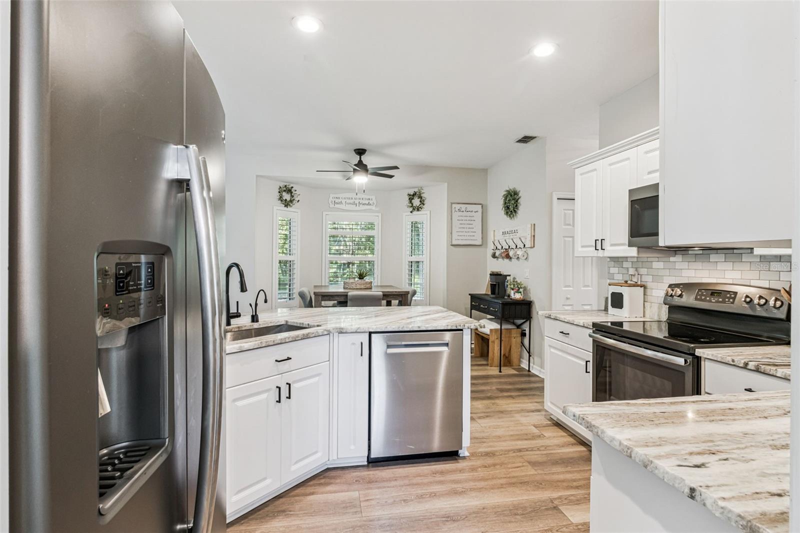 Image 13 of 55 For 11227 Lakeview Drive