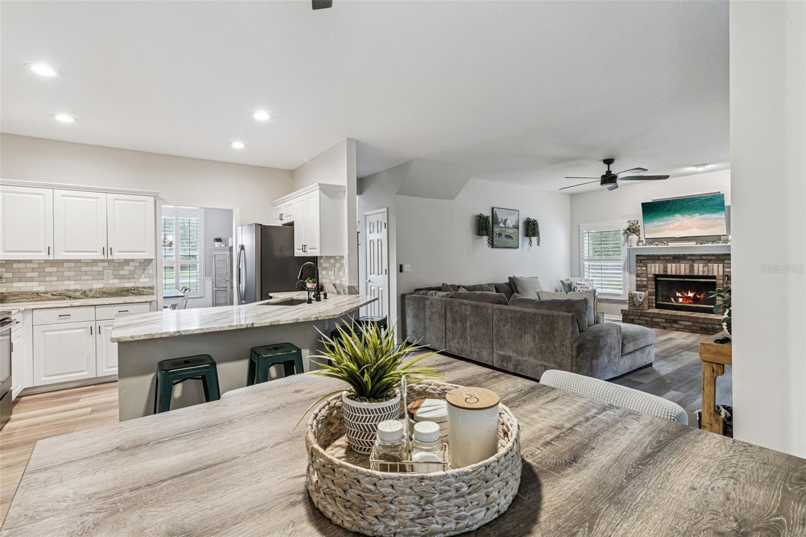 Image 17 of 55 For 11227 Lakeview Drive
