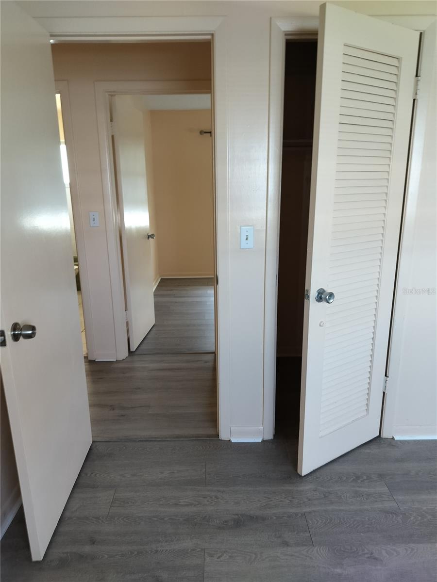 Image 16 of 20 For 9677 Mainlands Boulevard W