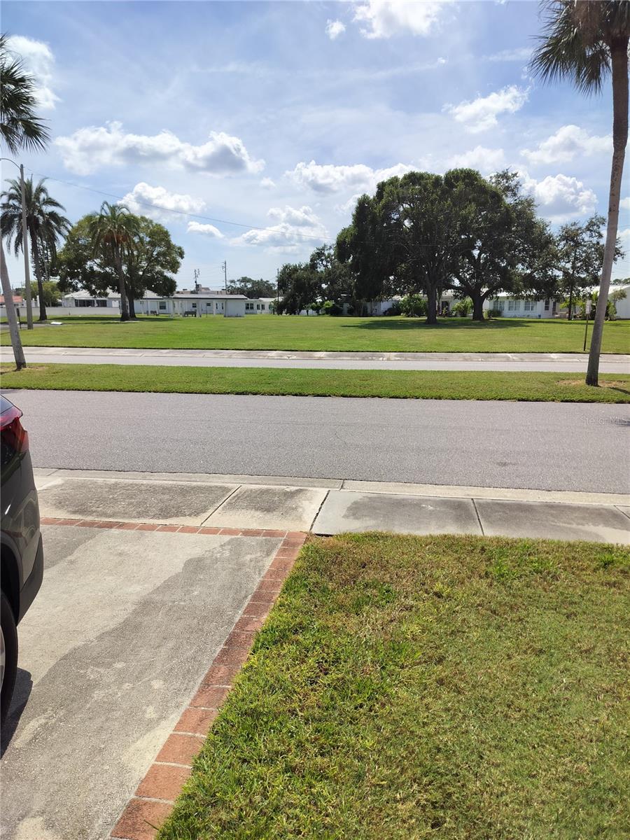 Image 18 of 20 For 9677 Mainlands Boulevard W