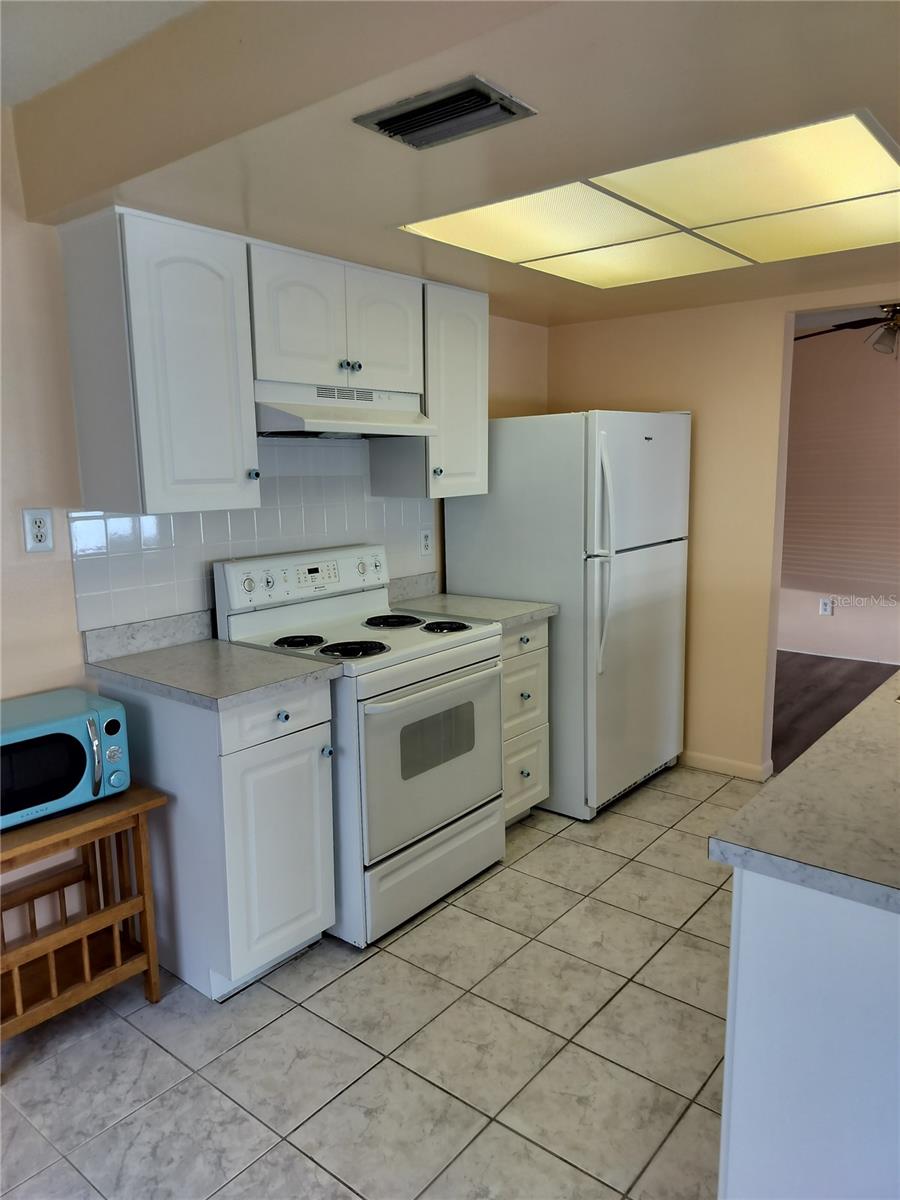 Image 4 of 20 For 9677 Mainlands Boulevard W