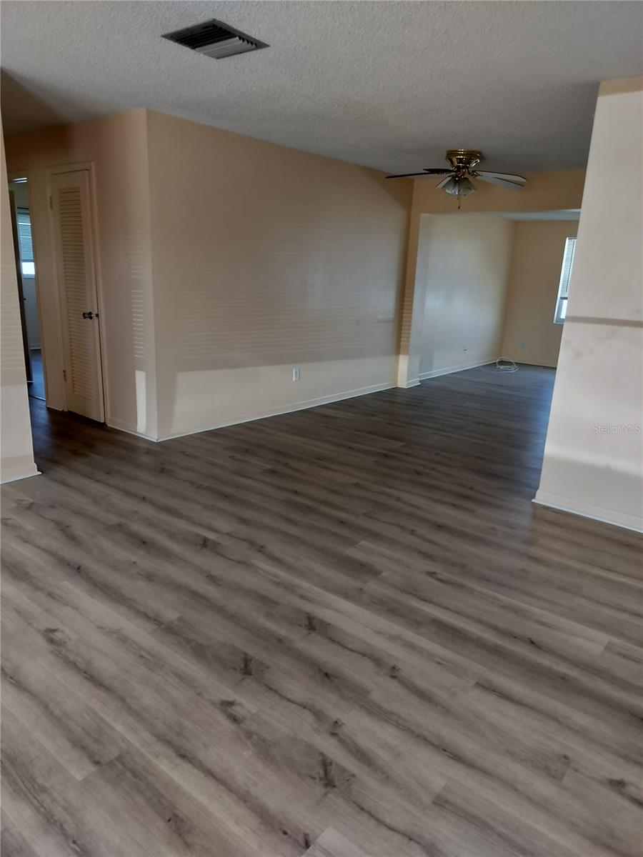 Image 5 of 20 For 9677 Mainlands Boulevard W