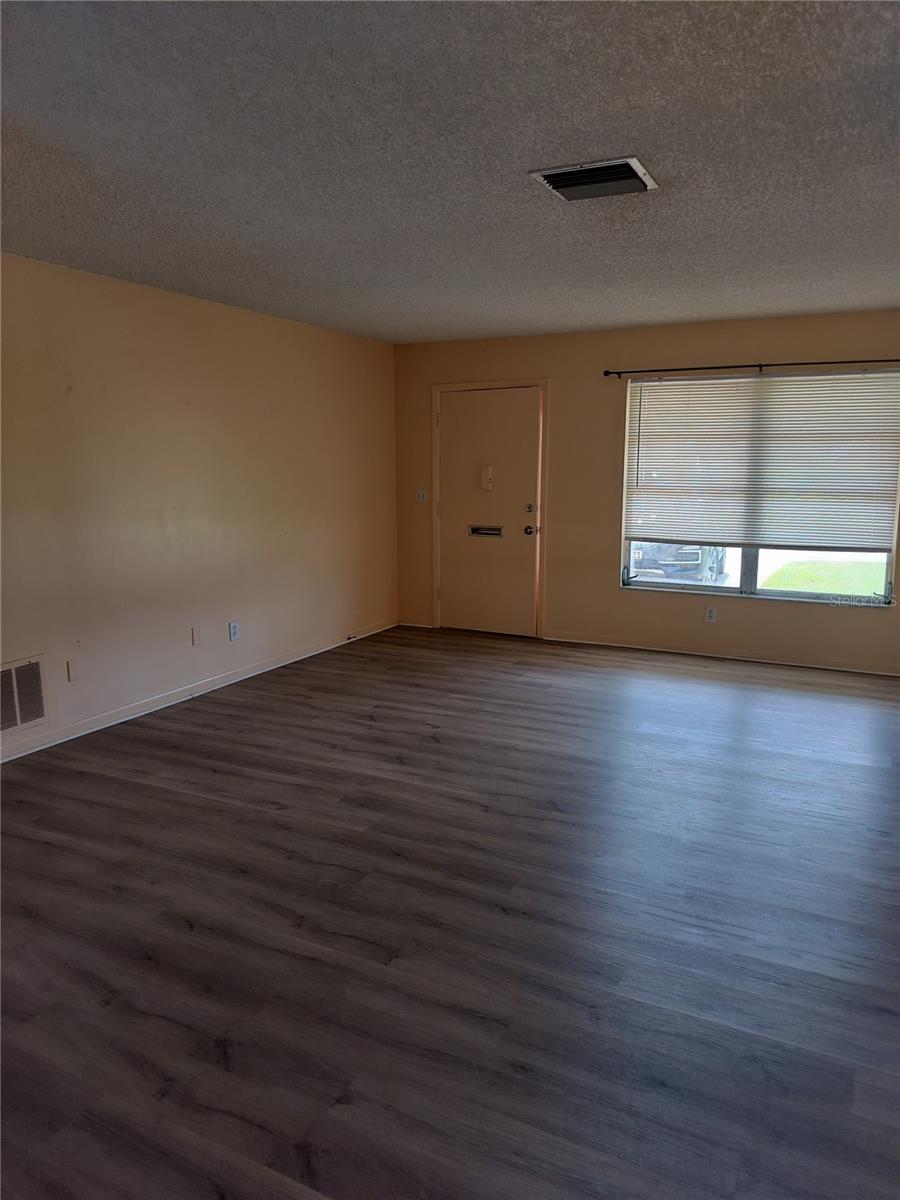 Image 6 of 20 For 9677 Mainlands Boulevard W