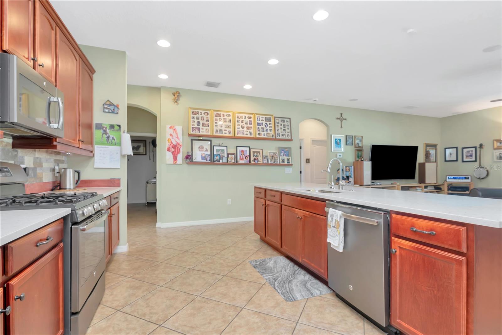 Image 16 of 44 For 1804 Via Palermo Street