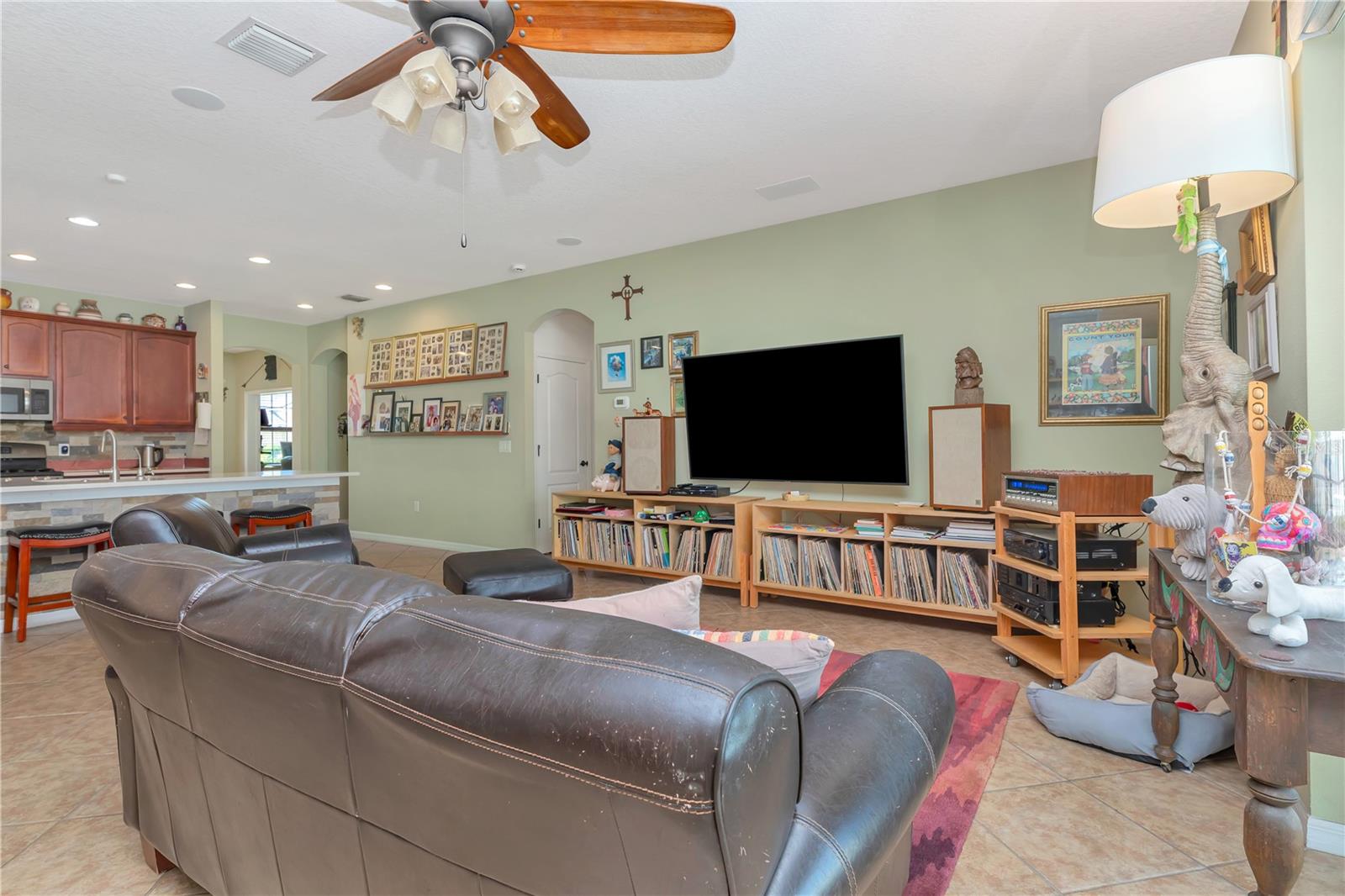 Image 22 of 44 For 1804 Via Palermo Street