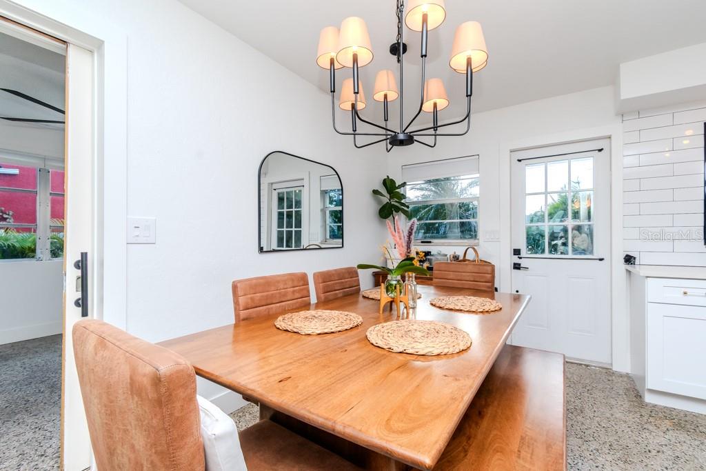 Image 11 of 47 For 2805 Tifton Street S