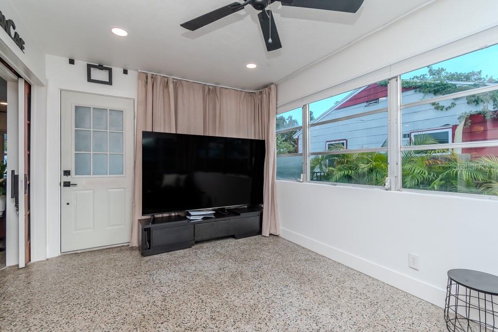 Image 21 of 47 For 2805 Tifton Street S