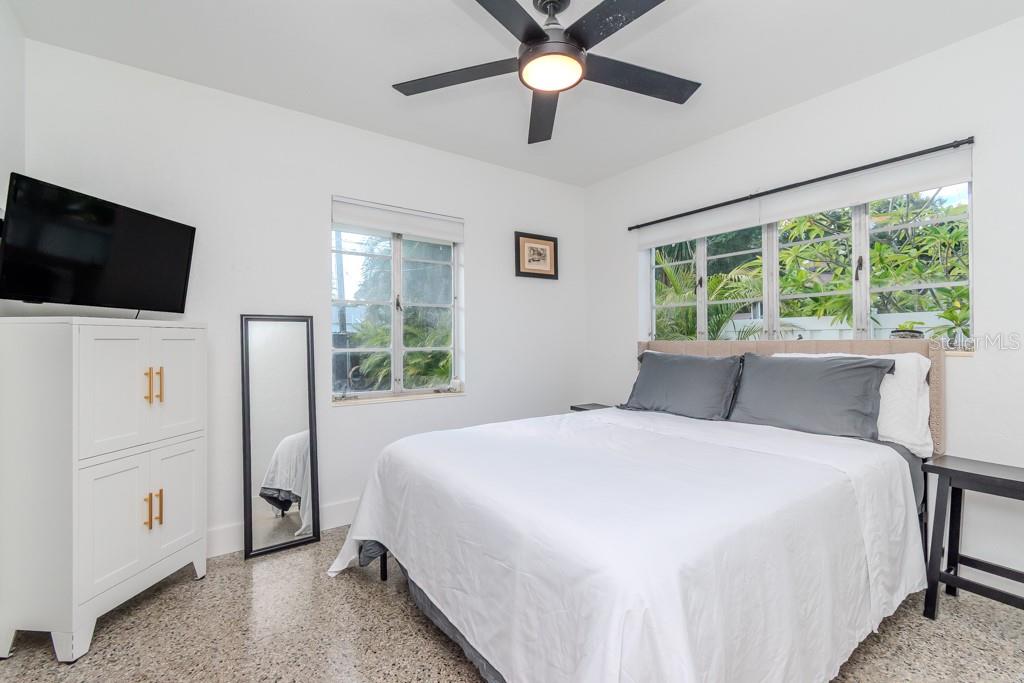 Image 24 of 47 For 2805 Tifton Street S