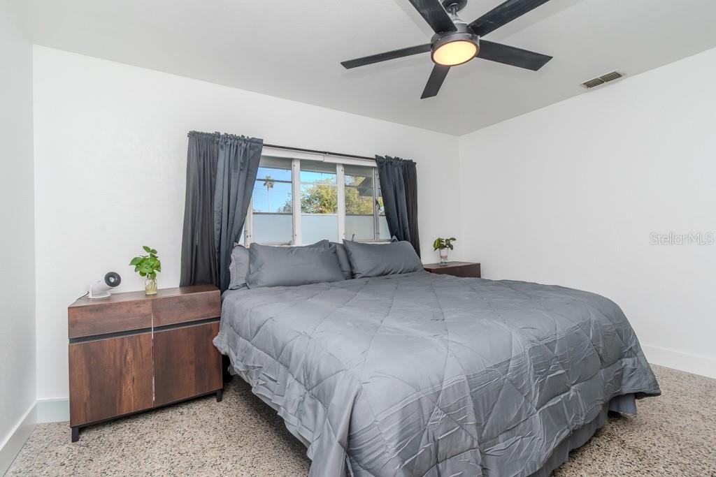 Image 27 of 47 For 2805 Tifton Street S