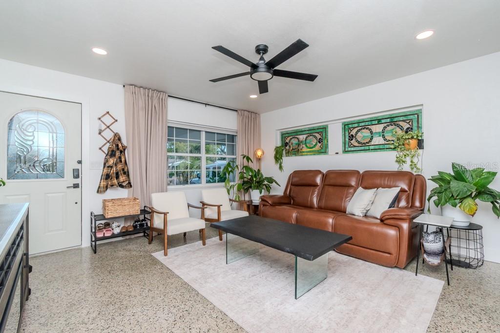 Image 7 of 47 For 2805 Tifton Street S