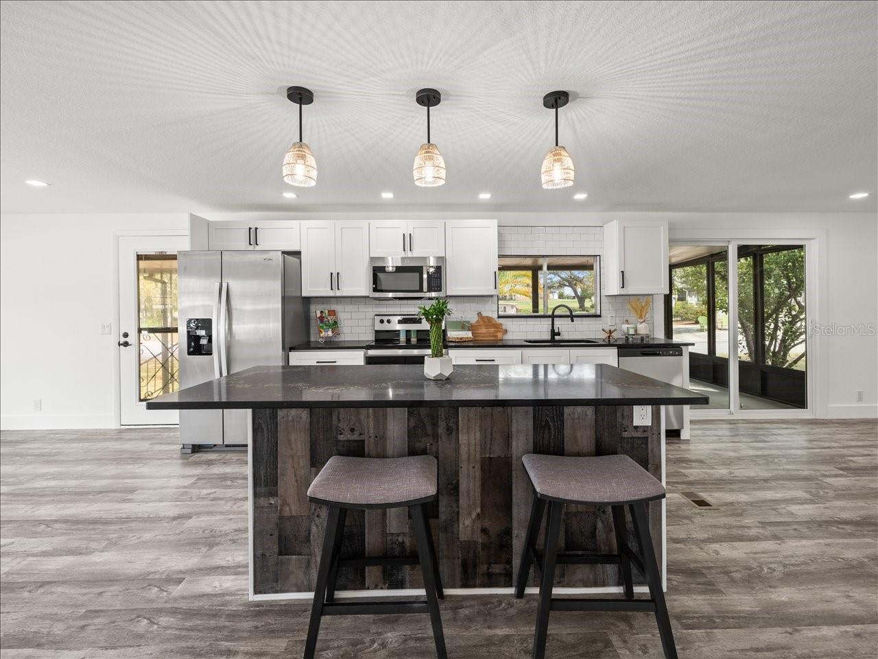 Image 18 of 37 For 8099 Country Club Drive