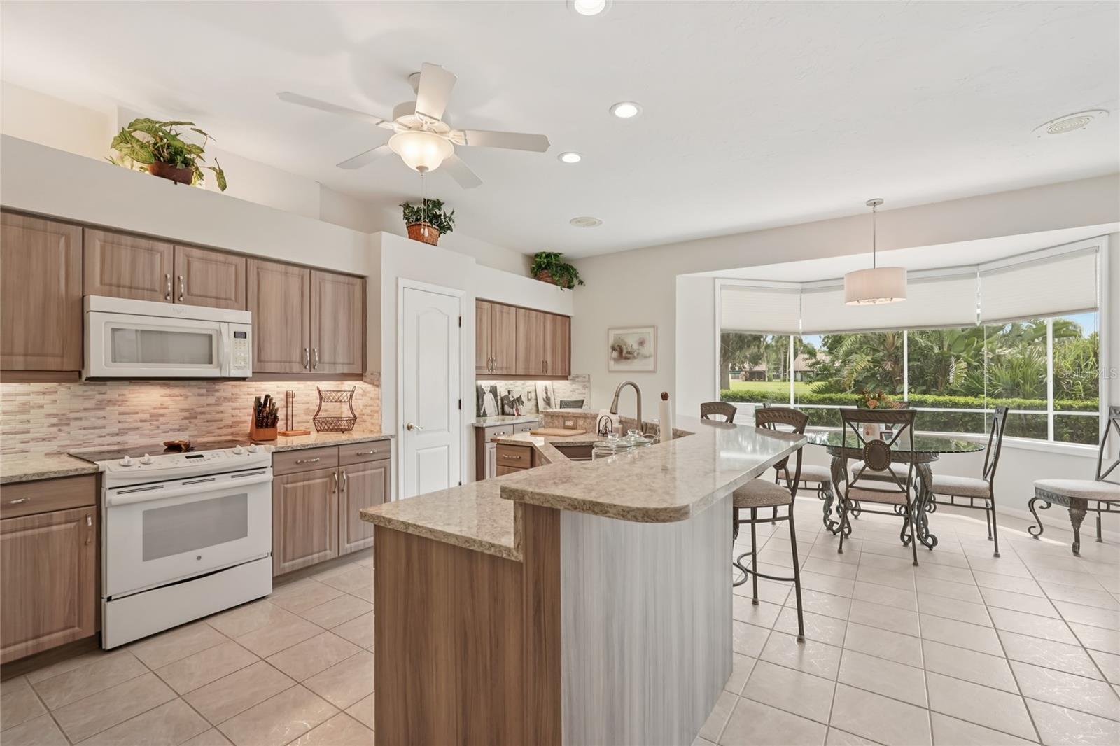 Image 12 of 50 For 6174 Misty Oaks Drive