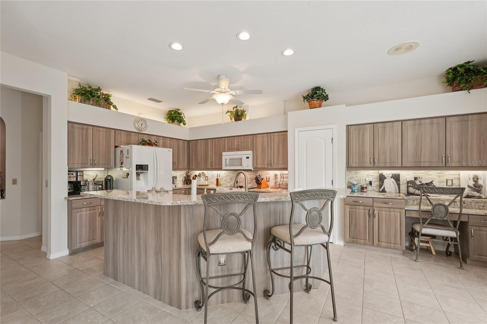 Image 13 of 50 For 6174 Misty Oaks Drive