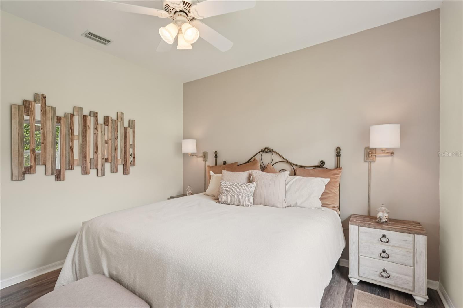 Image 25 of 50 For 6174 Misty Oaks Drive