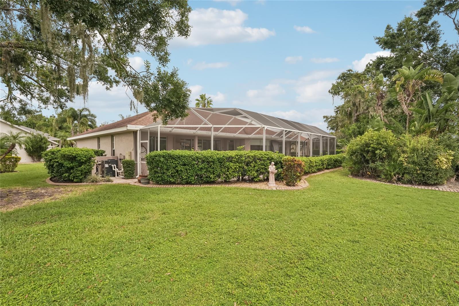 Image 36 of 50 For 6174 Misty Oaks Drive