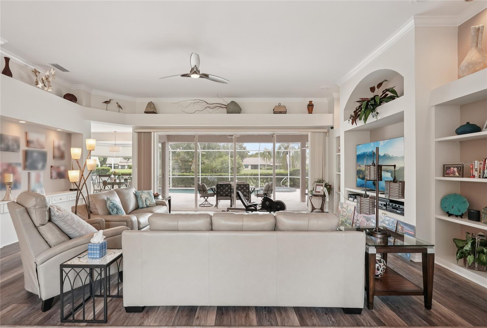 Image 5 of 50 For 6174 Misty Oaks Drive