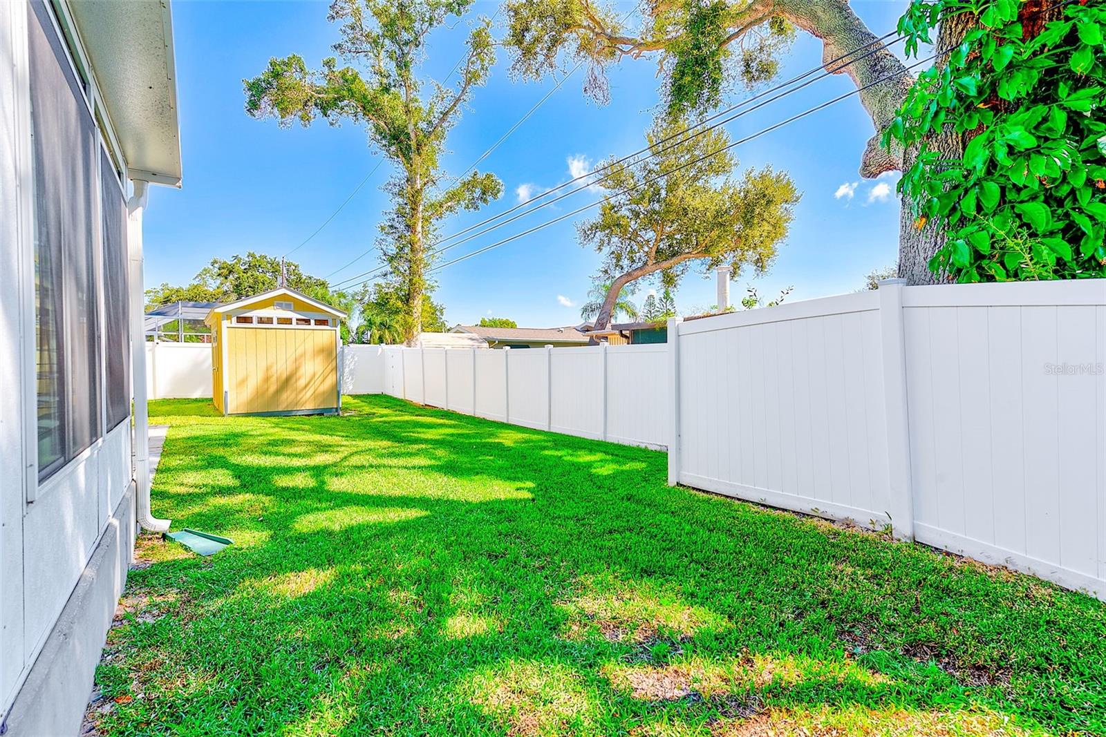Image 32 of 32 For 1829 Chateau Drive E