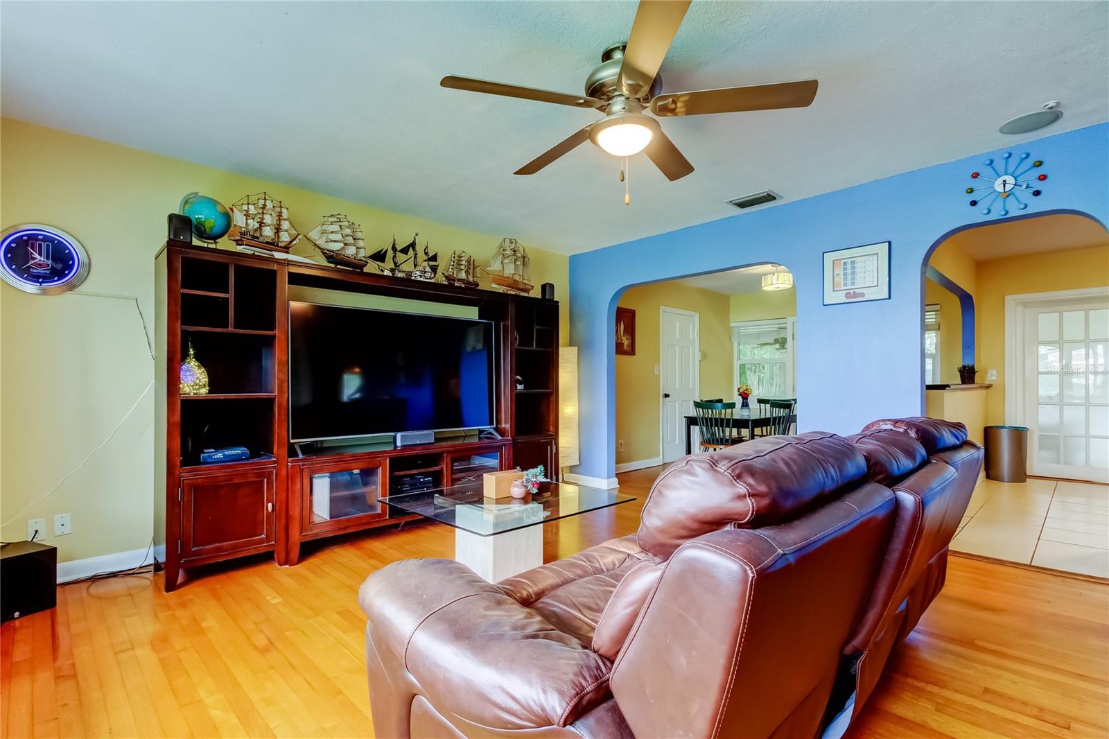 Image 11 of 41 For 105 Harbor View Lane
