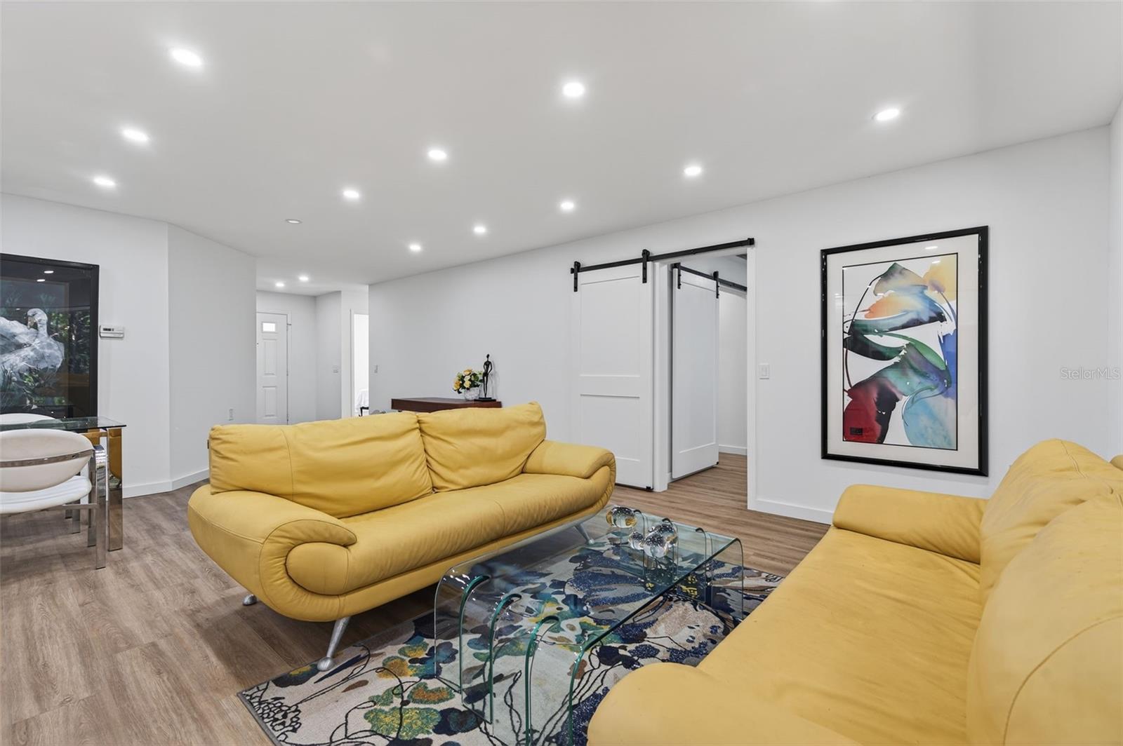 Listing photo id 16 for 4916 Troon Lane