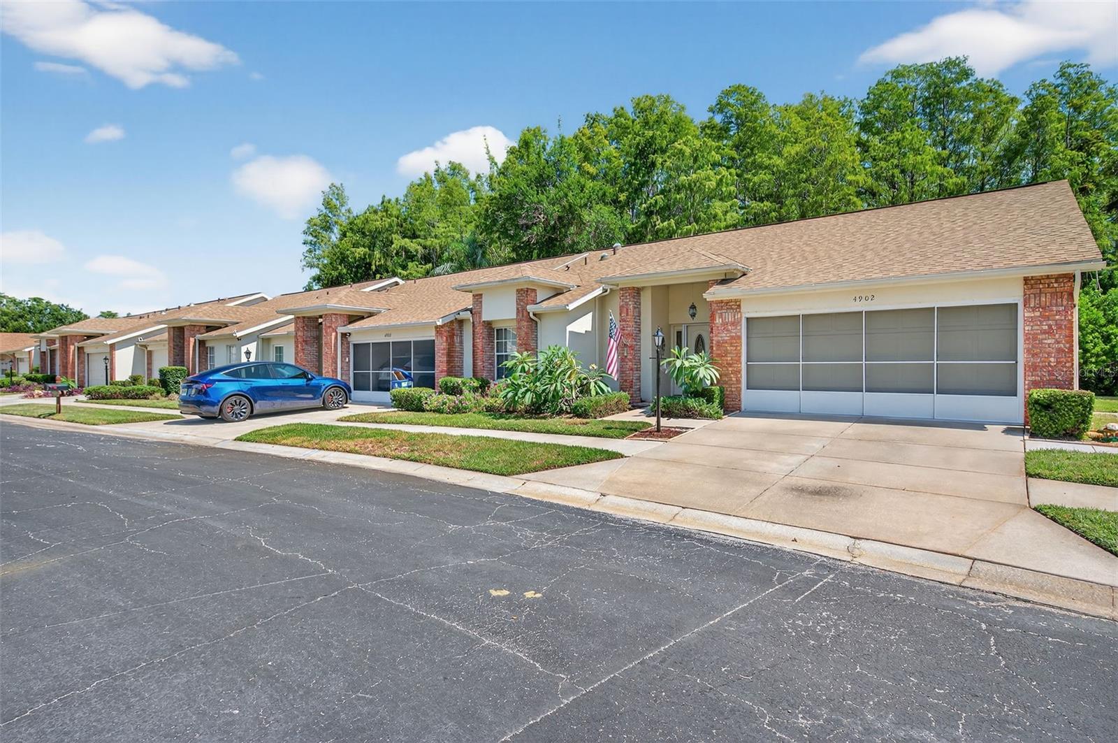 Listing photo id 0 for 4916 Troon Lane