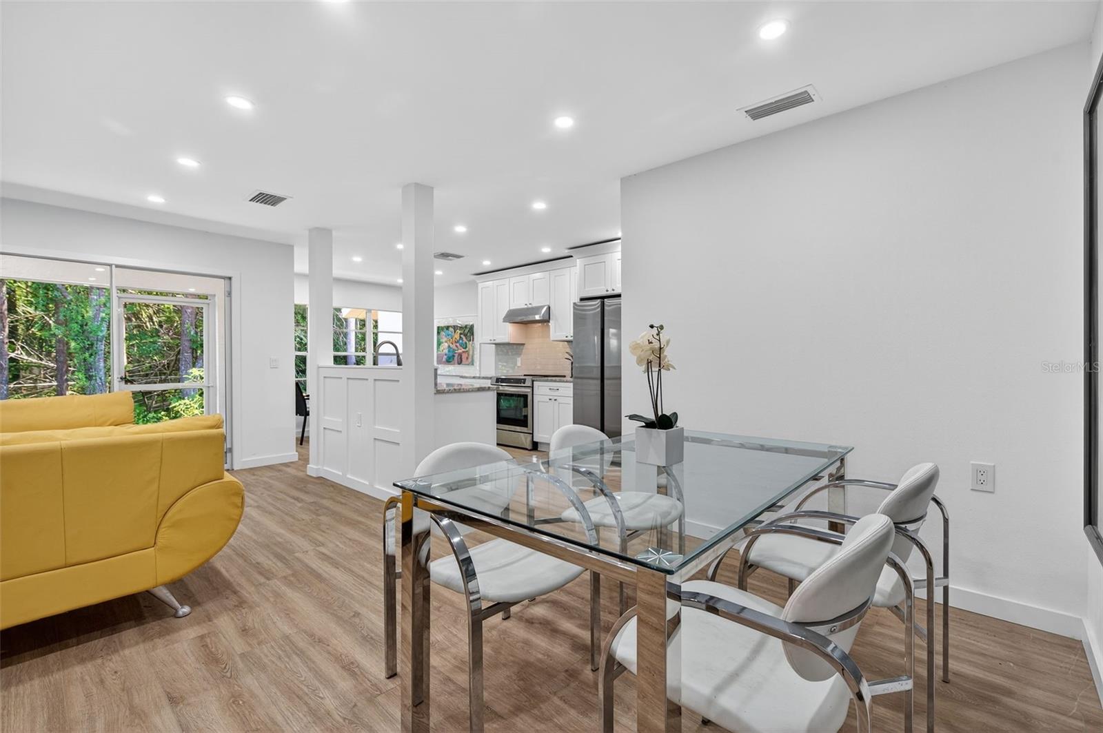 Listing photo id 20 for 4916 Troon Lane