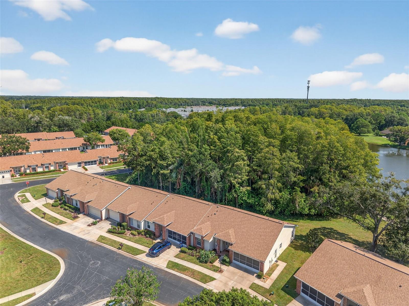 Listing photo id 40 for 4916 Troon Lane