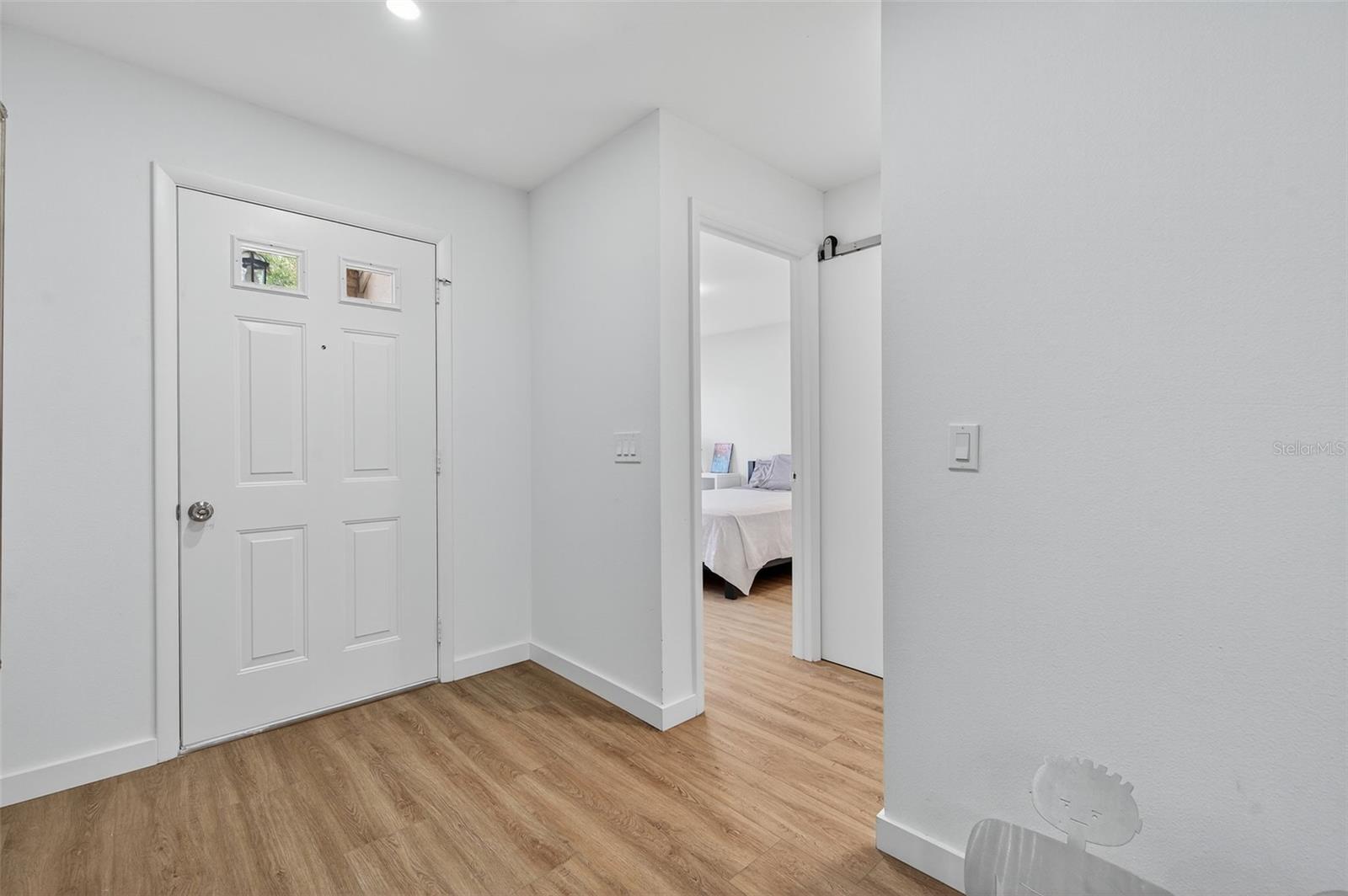 Listing photo id 4 for 4916 Troon Lane