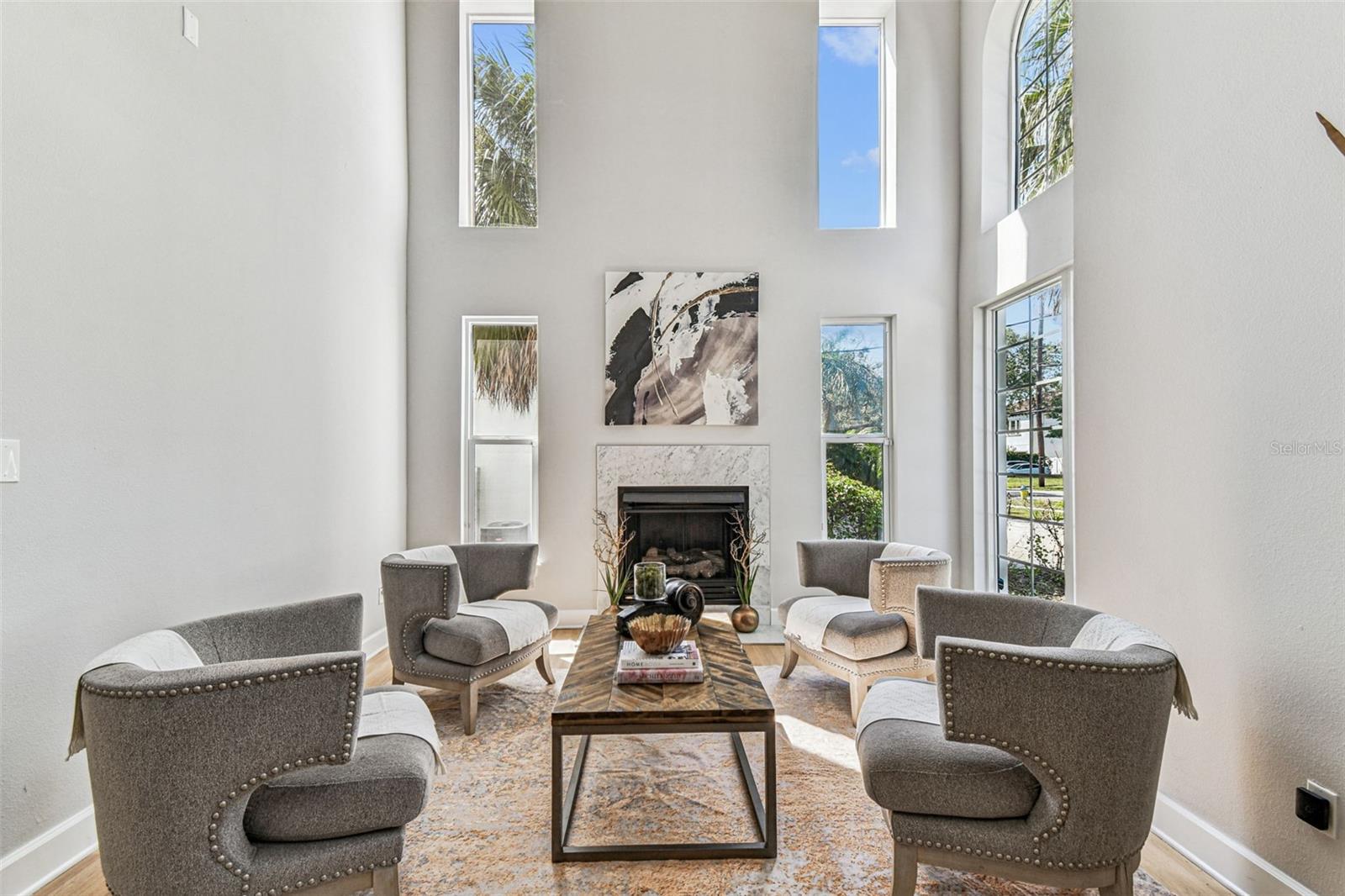 Image 12 of 58 For 3822 San Luis Street