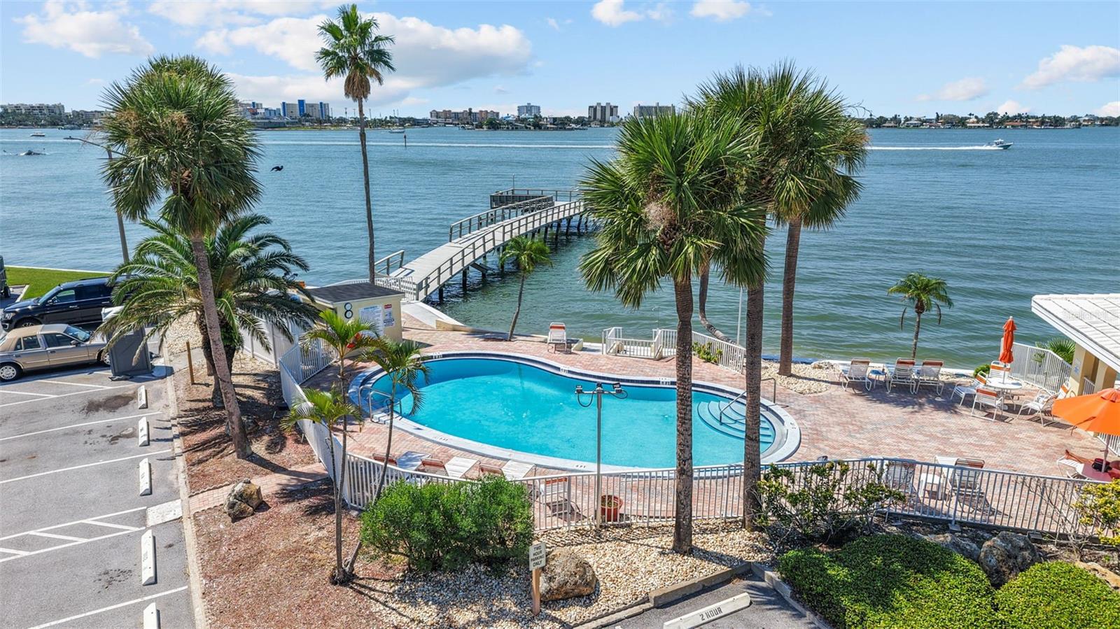 Image 13 of 40 For 4775 Cove Circle 407