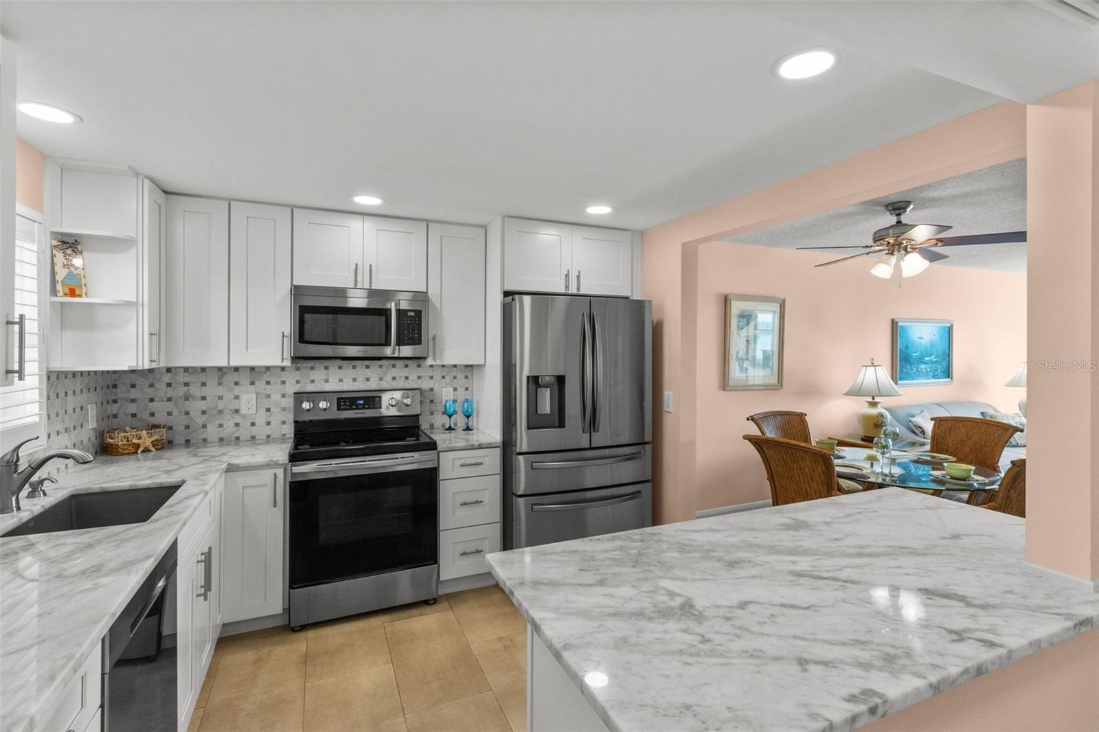 Image 18 of 40 For 4775 Cove Circle 407