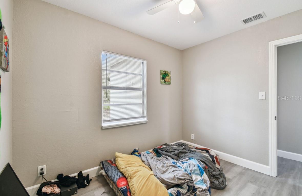 Image 17 of 41 For 803 Warren Street