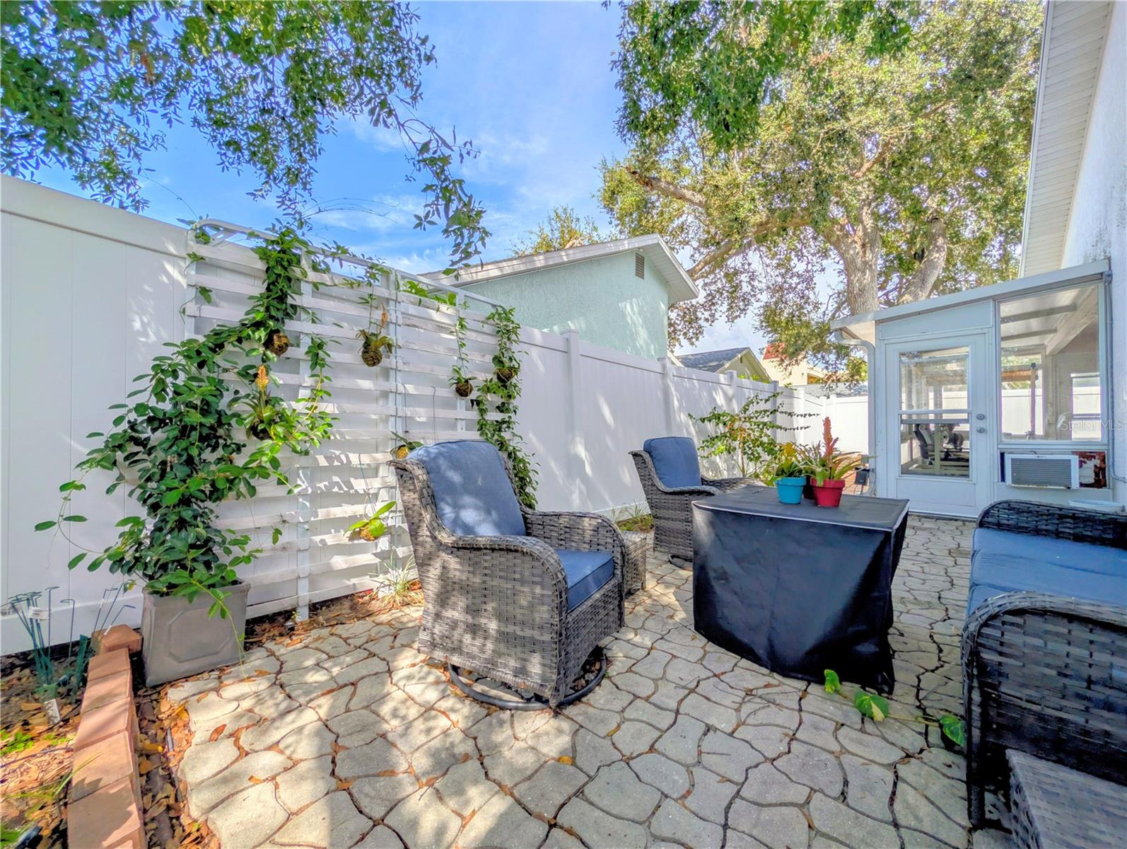 Image 29 of 33 For 11469 Oakhurst Road