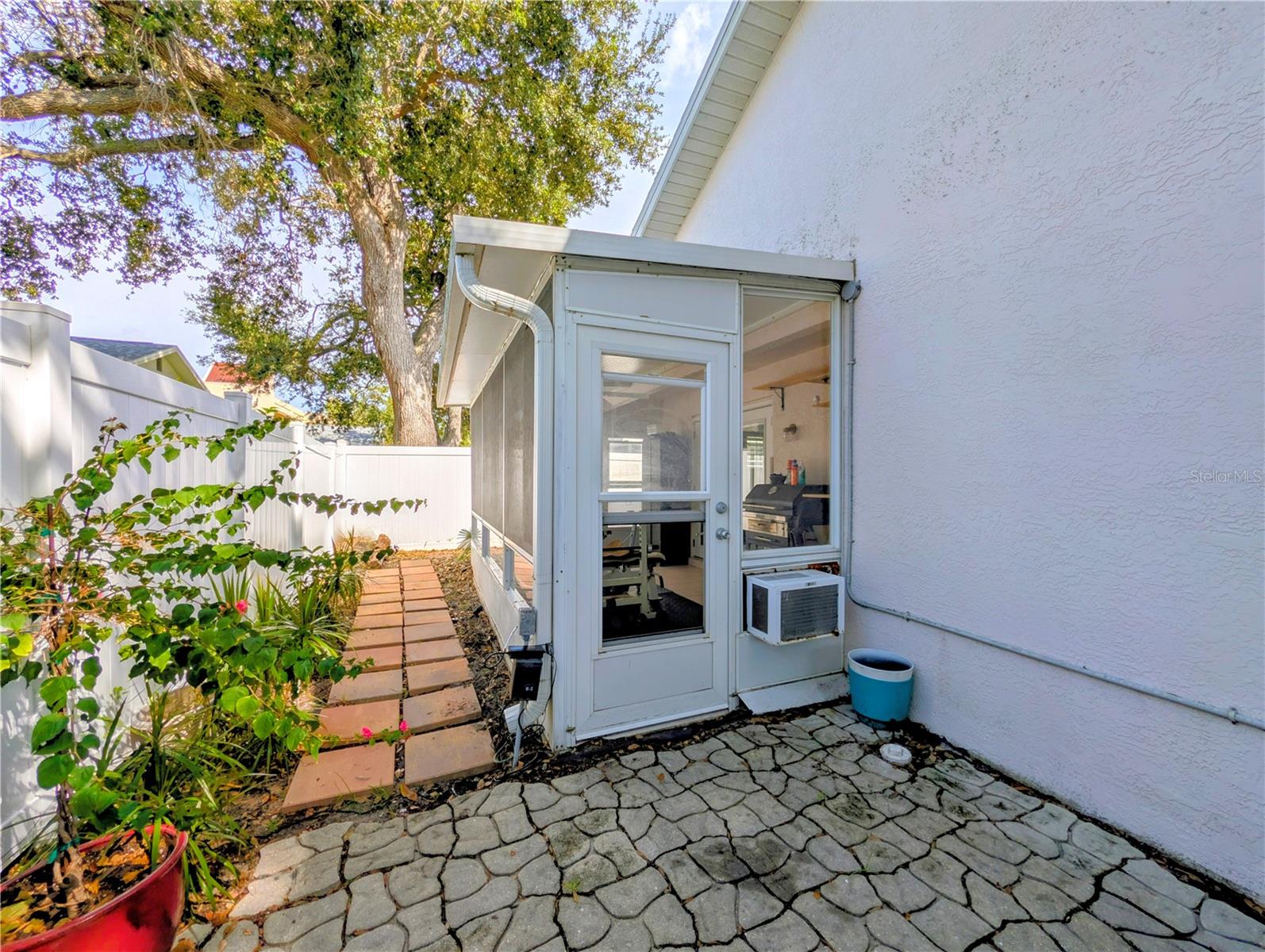 Image 31 of 33 For 11469 Oakhurst Road