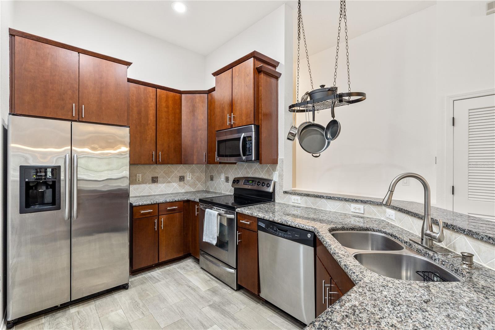 Image 9 of 20 For 7001 Interbay Boulevard 247