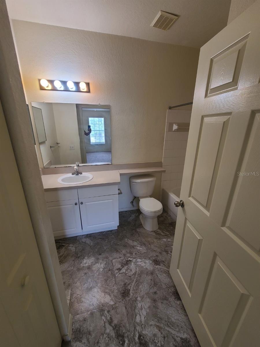 Image 18 of 42 For 5908 Brickleberry Lane 203