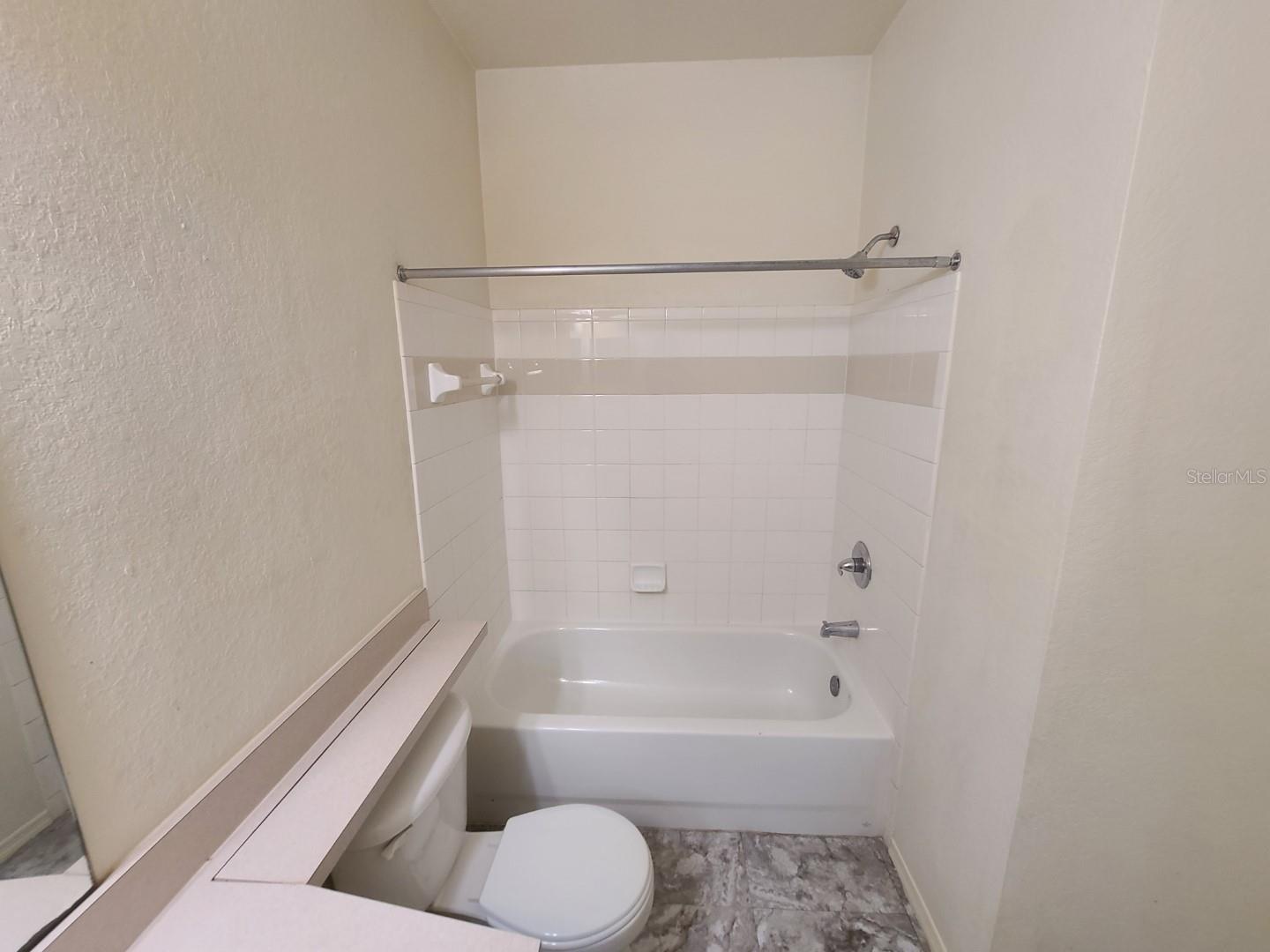 Image 19 of 42 For 5908 Brickleberry Lane 203