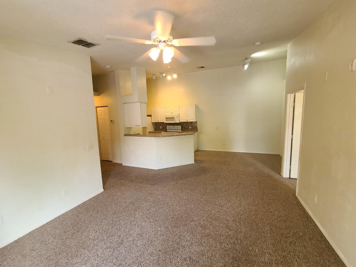 Image 8 of 42 For 5908 Brickleberry Lane 203