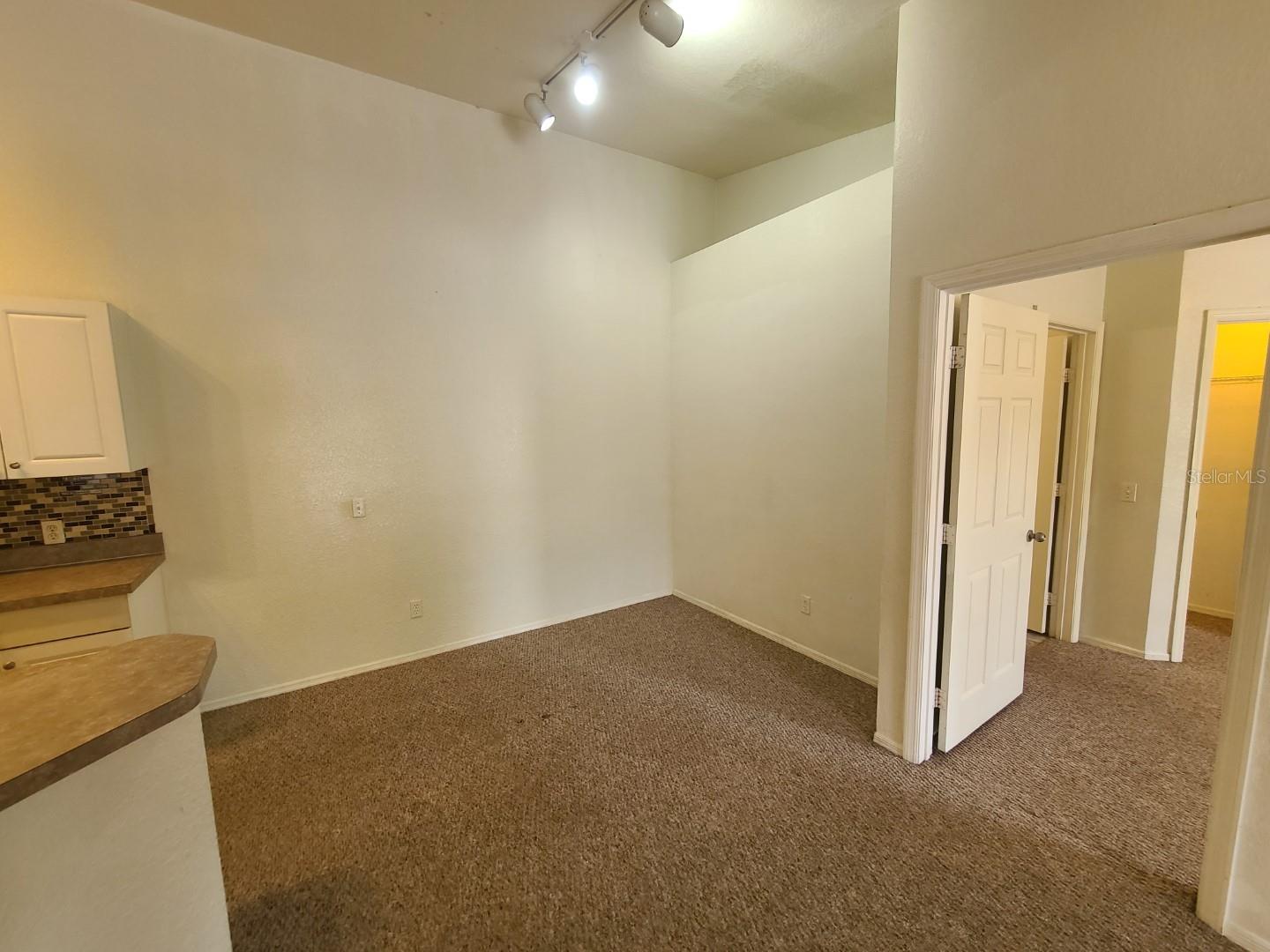 Image 9 of 42 For 5908 Brickleberry Lane 203