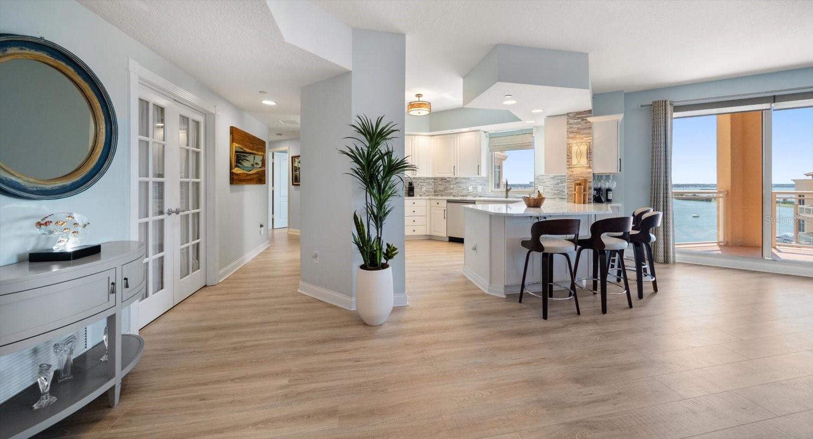 Image 12 of 57 For 521 Mandalay Avenue 1105