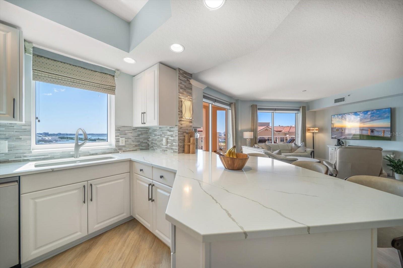 Image 16 of 57 For 521 Mandalay Avenue 1105
