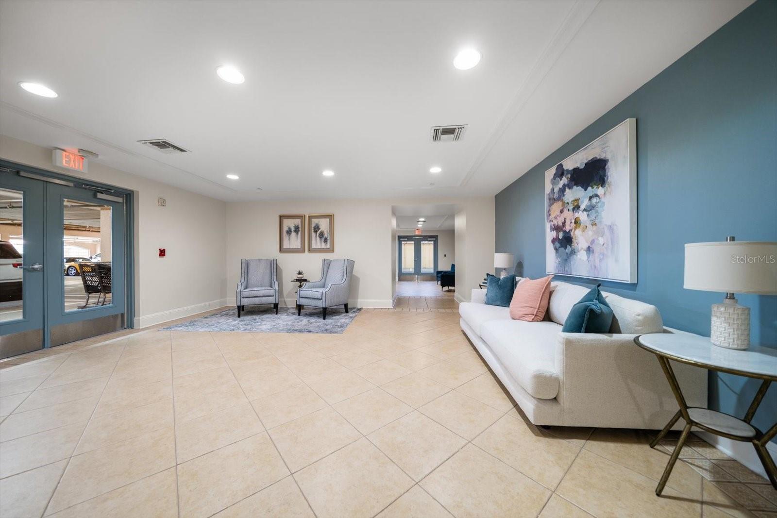 Image 33 of 57 For 521 Mandalay Avenue 1105
