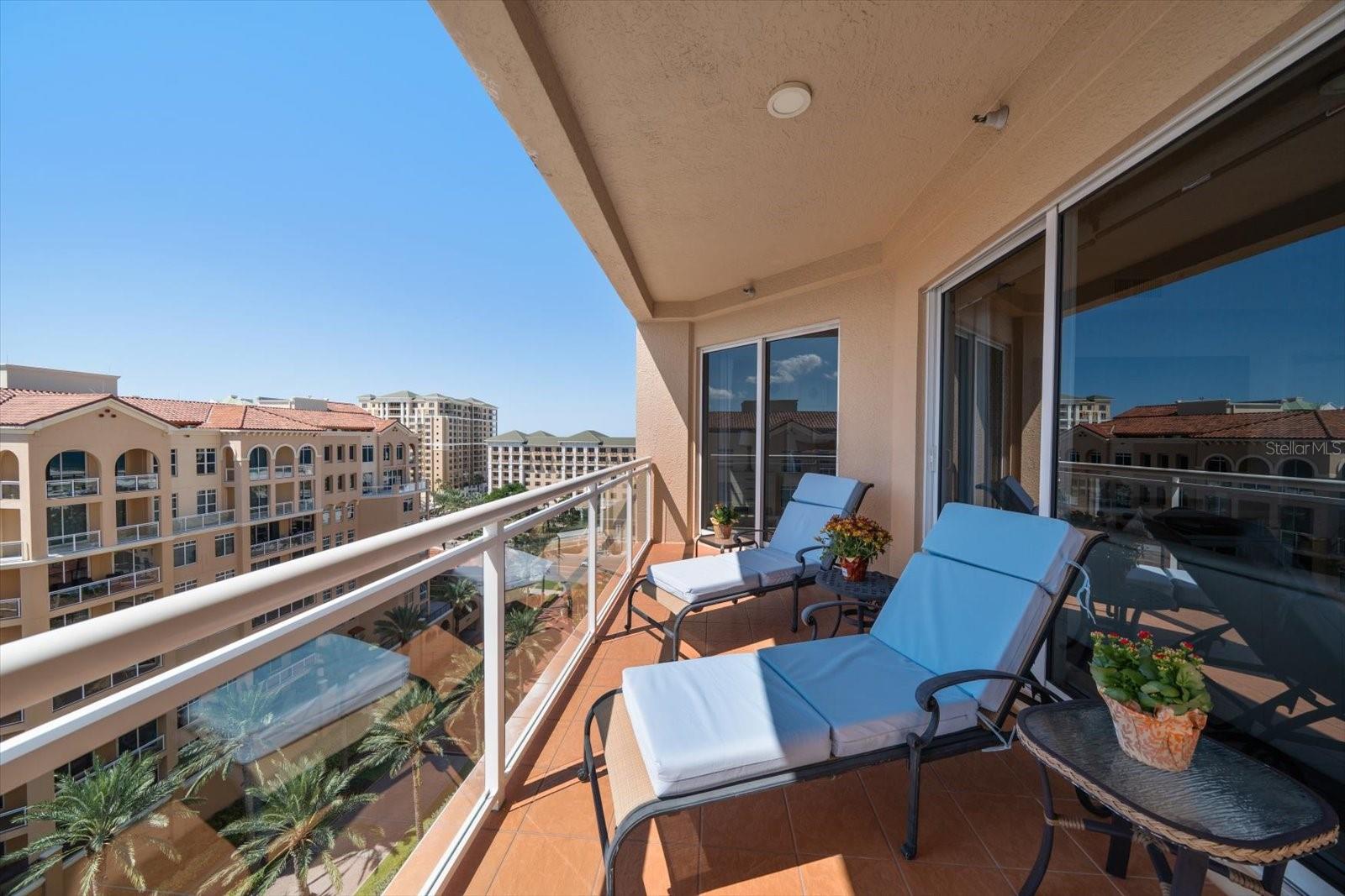 Image 49 of 57 For 521 Mandalay Avenue 1105