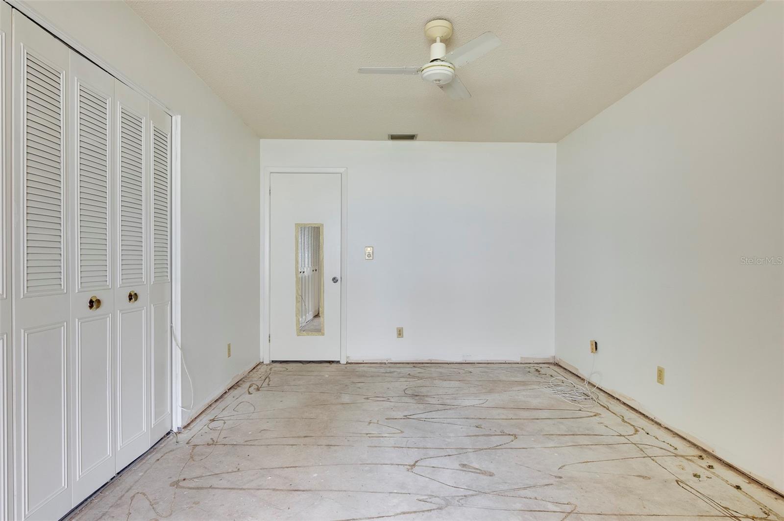 Image 13 of 37 For 11200 102nd Avenue N 7
