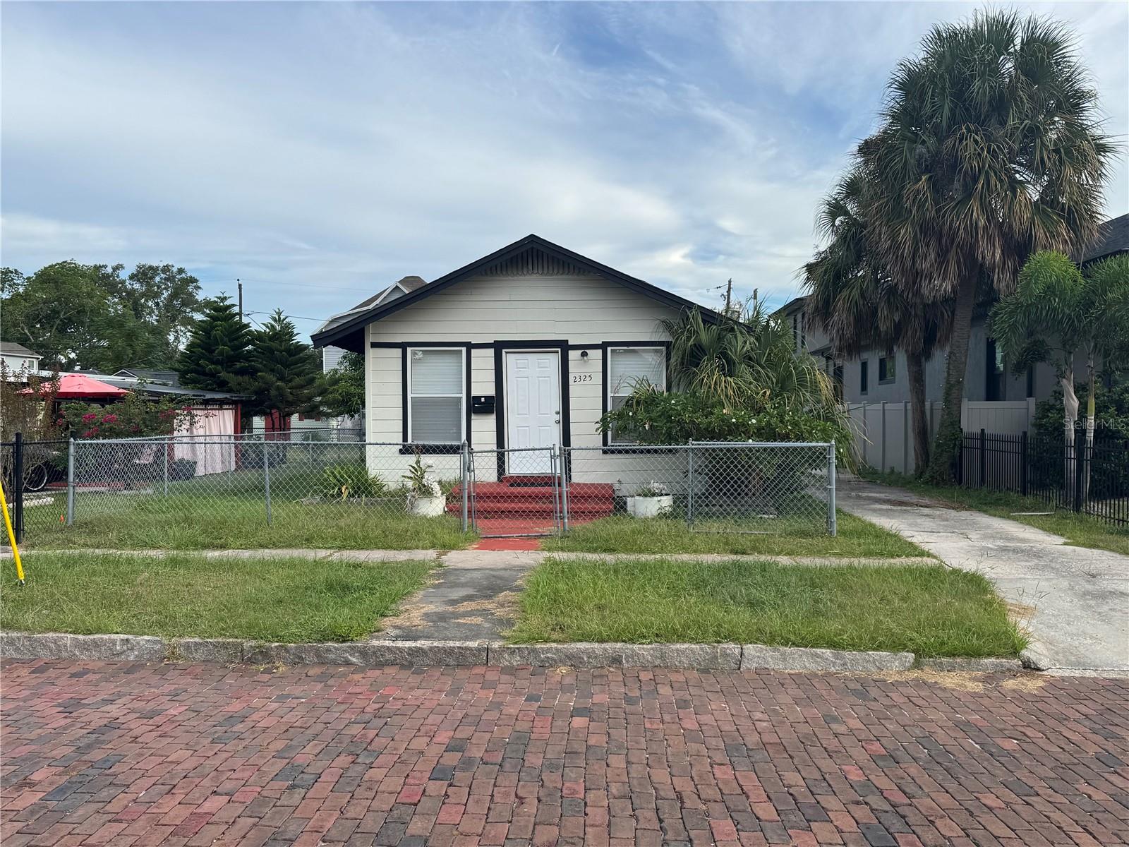 Listing Details for 2325 4th Avenue S, ST PETERSBURG, FL 33712